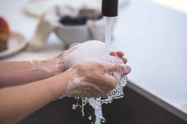 washing hands-pexels-photo-545014