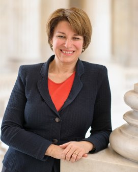 Amy_Klobuchar,_official_portrait,_113th_Congress
